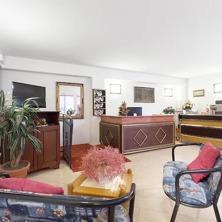 Des Bains Ξενοδοχείο με διαμερίσματα Cesenatico