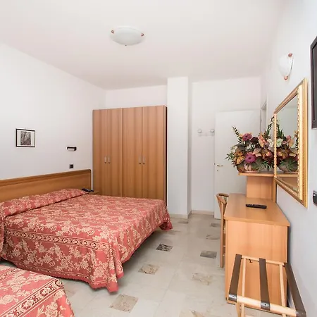 Des Bains Ξενοδοχείο με διαμερίσματα Cesenatico