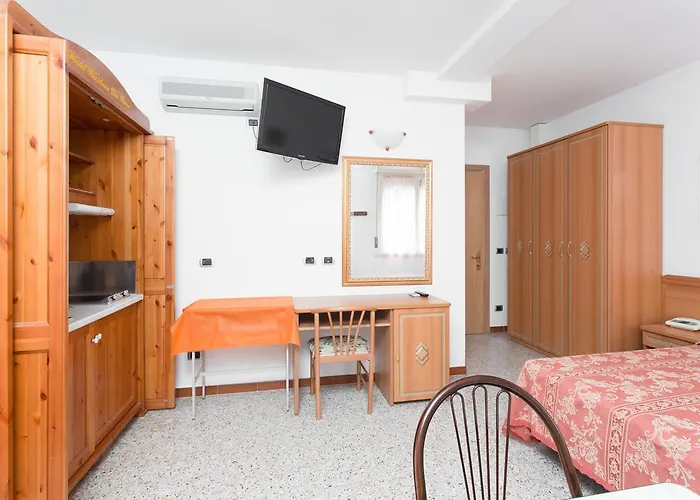 Apartmanhotel Des Bains 3*